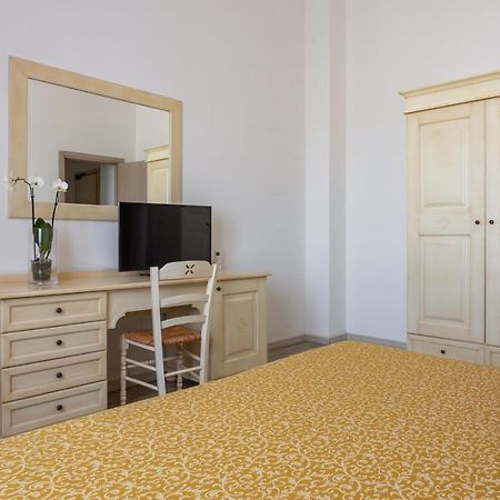 Rodia Inn Ористано Екстер'єр фото