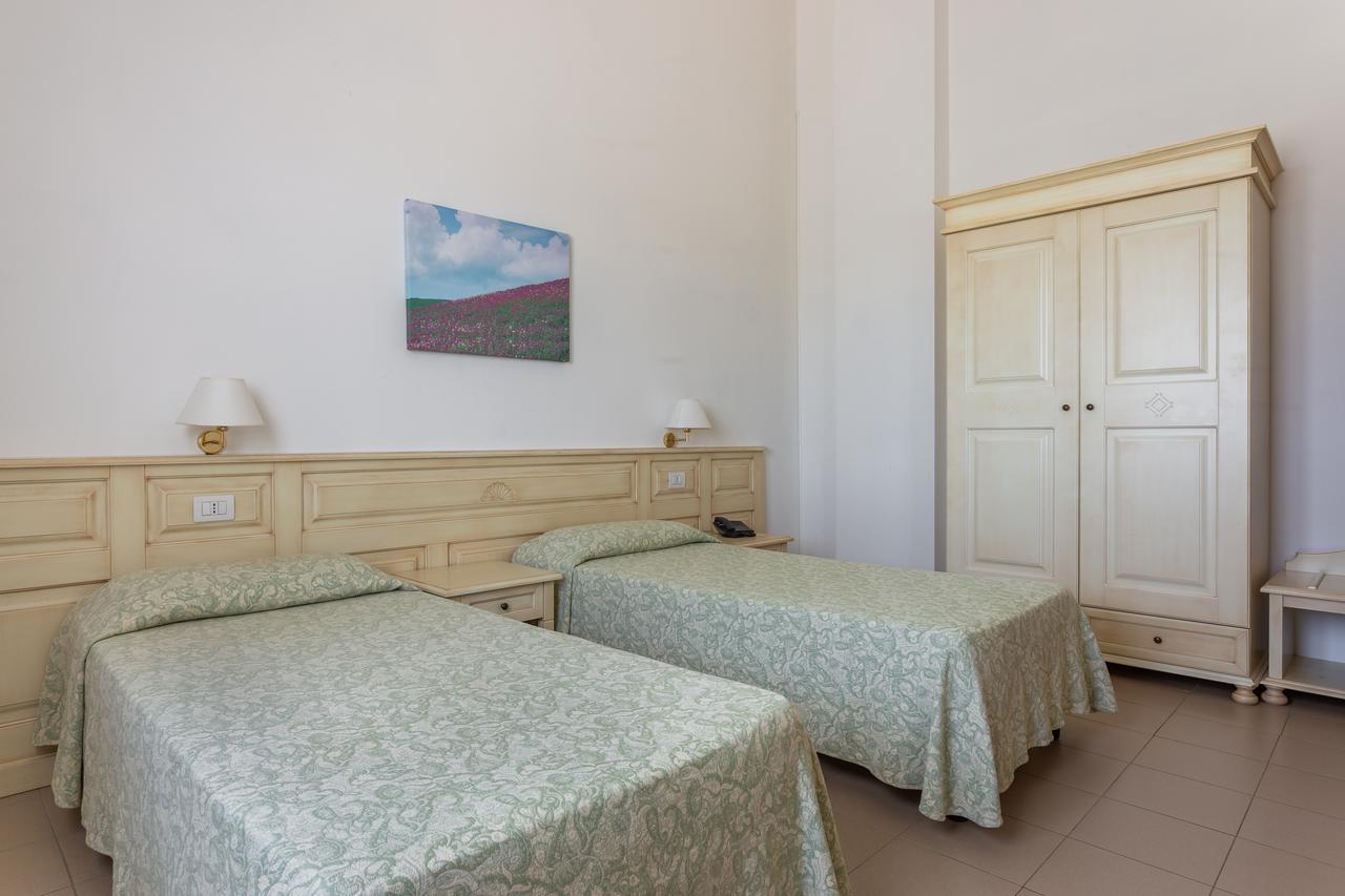 Rodia Inn Ористано Екстер'єр фото