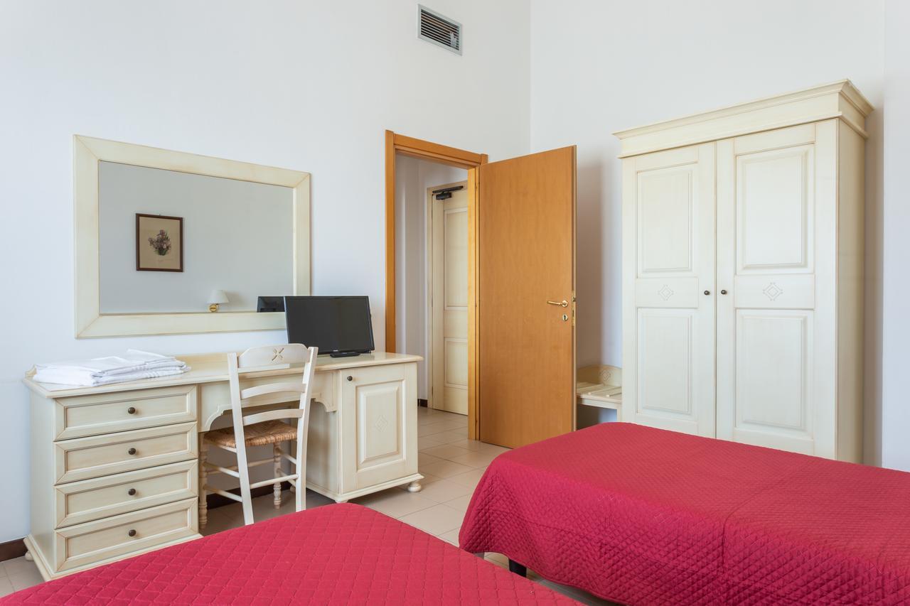 Rodia Inn Ористано Екстер'єр фото