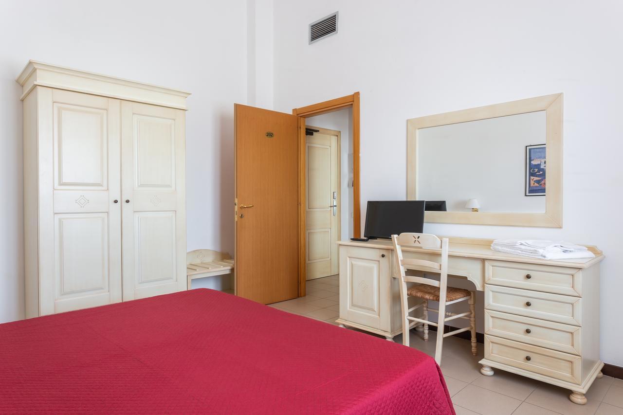 Rodia Inn Ористано Екстер'єр фото