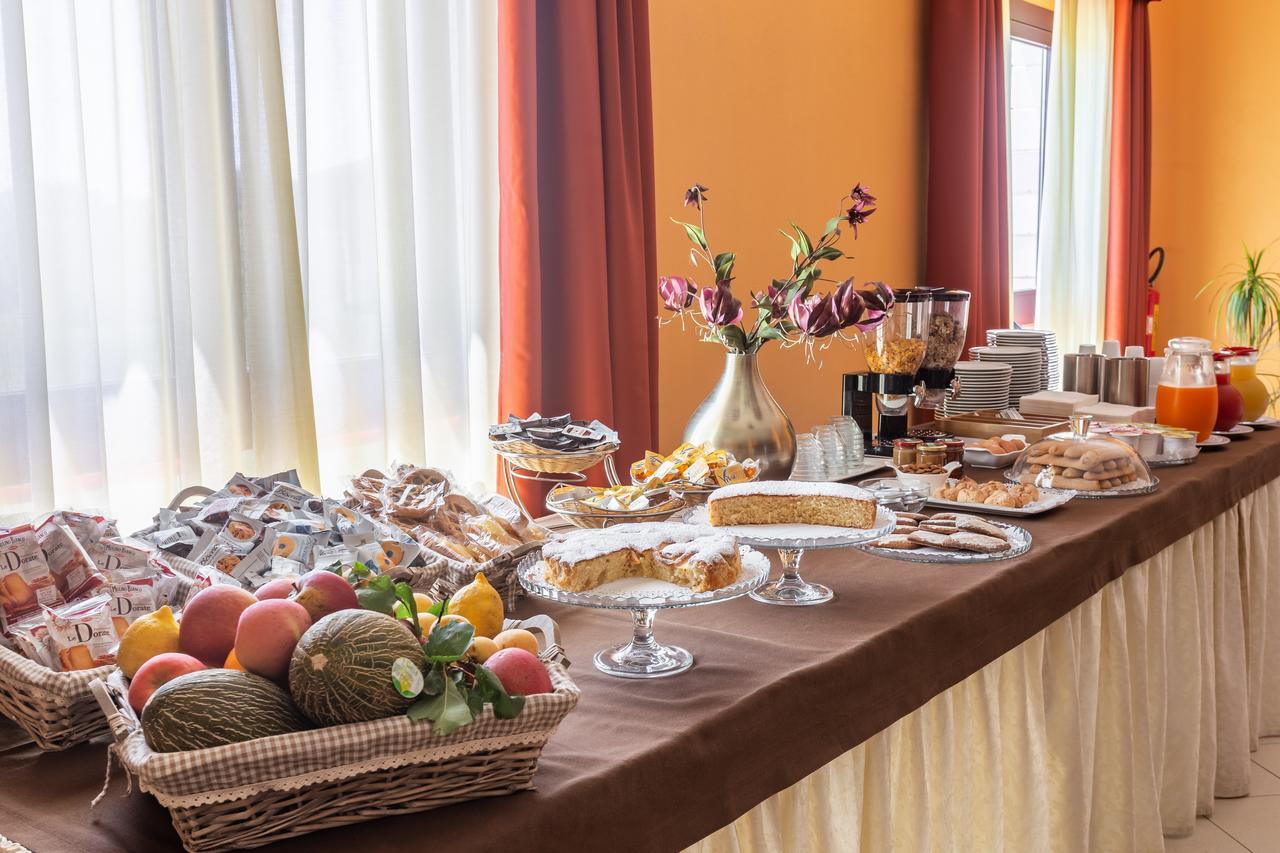 Rodia Inn Ористано Екстер'єр фото