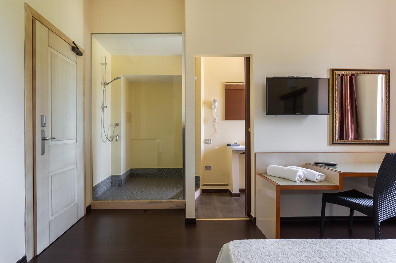 Rodia Inn Ористано Екстер'єр фото