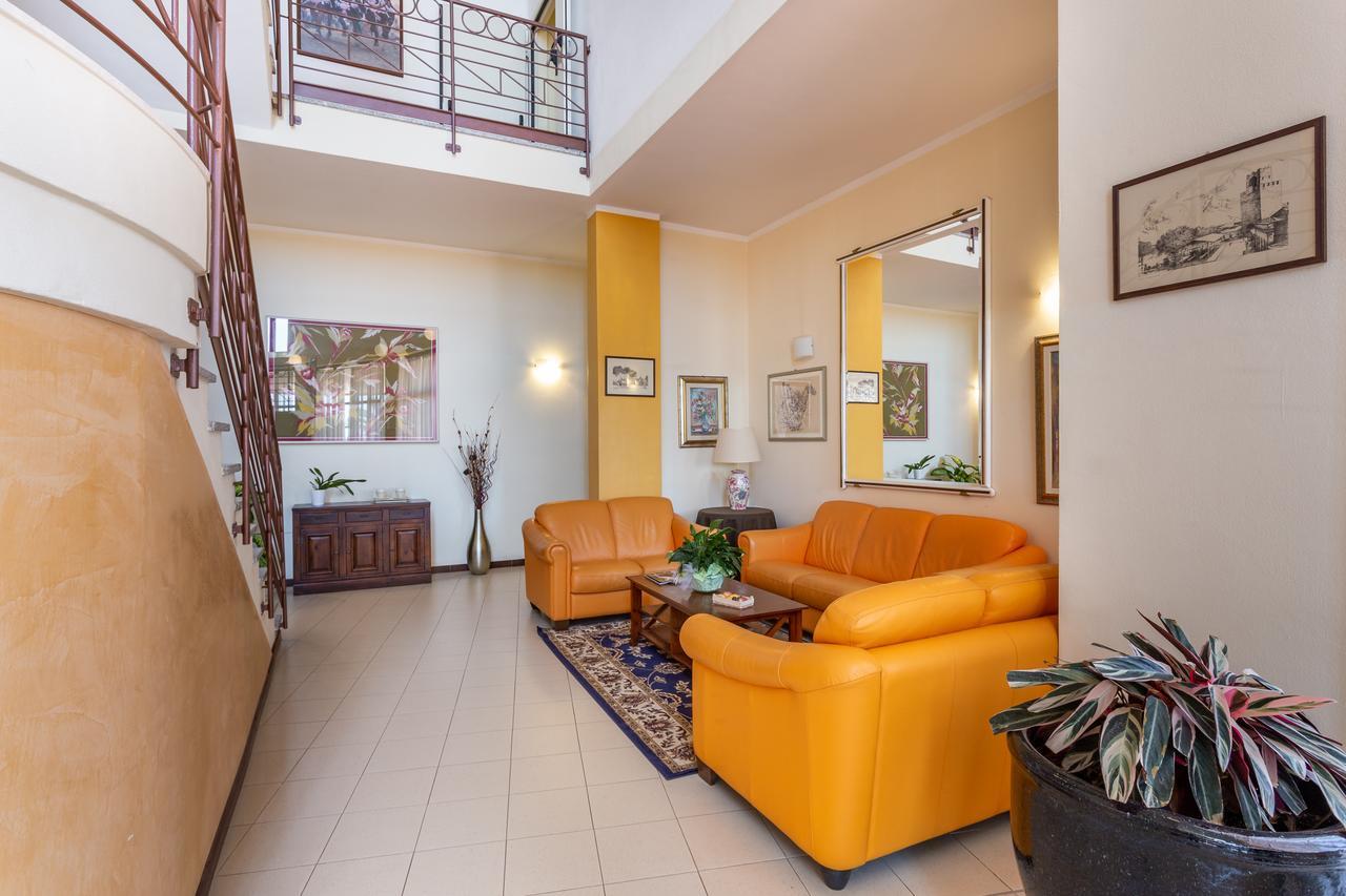 Rodia Inn Ористано Екстер'єр фото