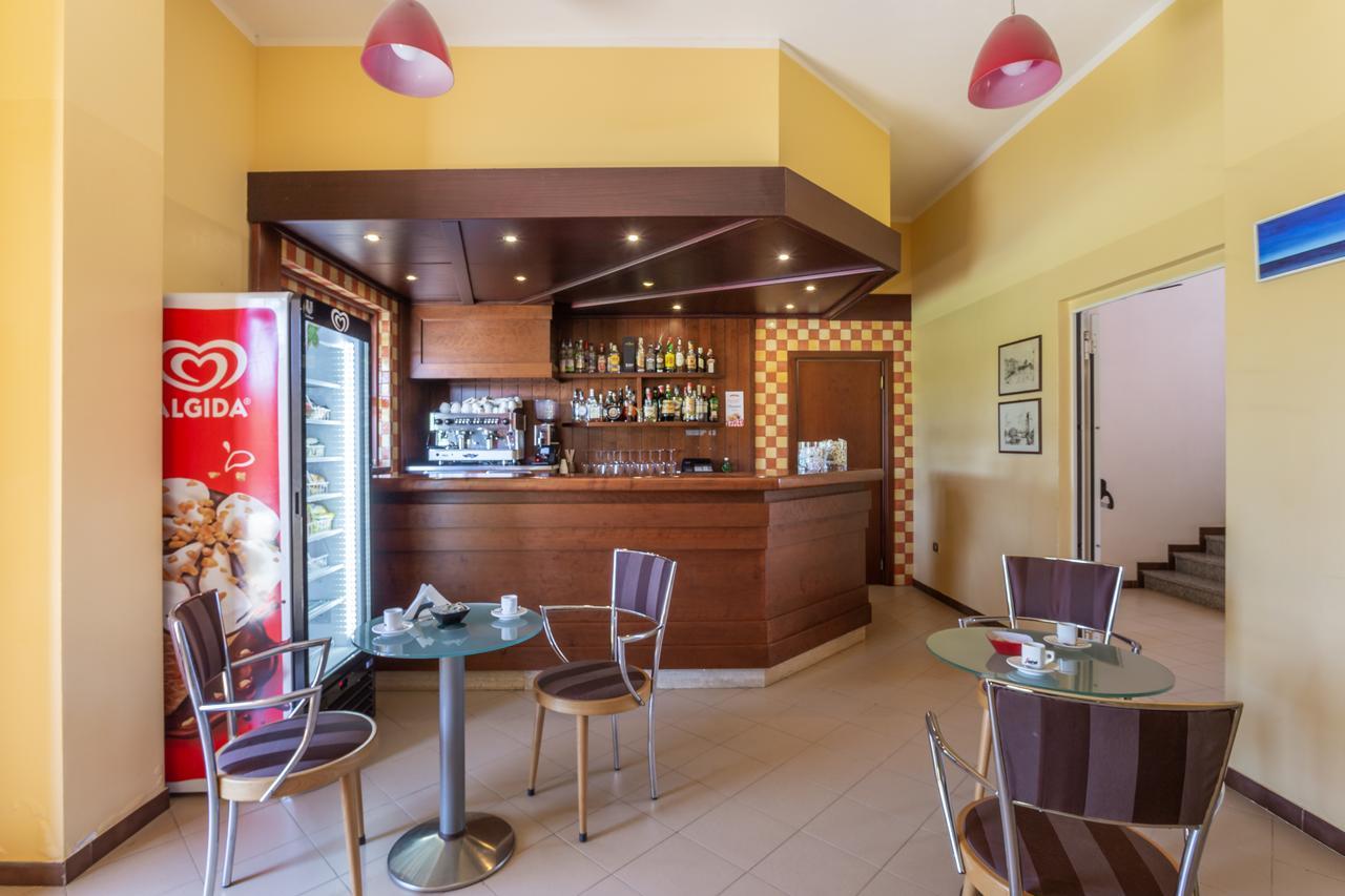 Rodia Inn Ористано Екстер'єр фото
